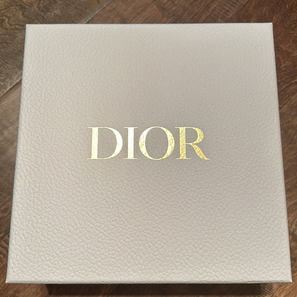 NEW Dior Cosmetic Bag - Picture 7 of 7